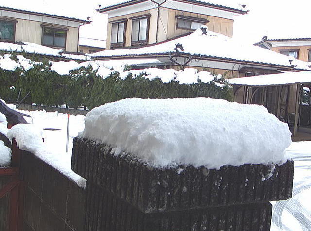 門柱の積雪