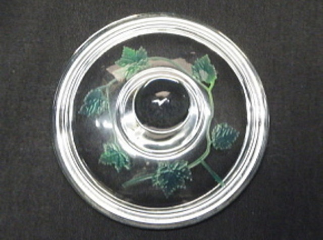 ガラス蓋・ブドウの葉彫刻